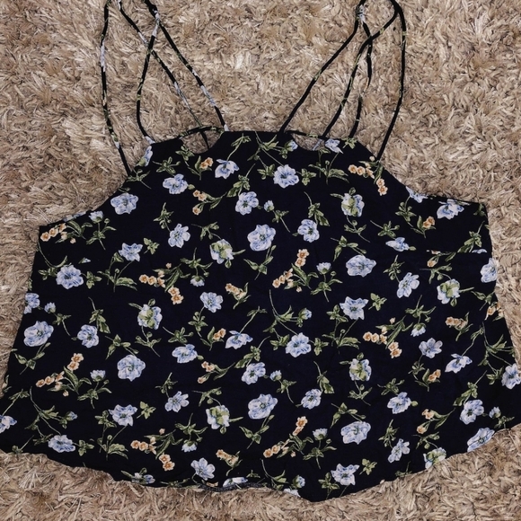 Seek the label Floral Crop, New with tags! - Picture 5 of 7